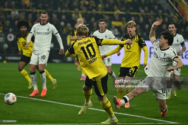 1766193780_Video-bong-da-Dortmund---Monchengladbach-So-tai-khong-khoan-nhuong-Bundesliga-dortmund-vs-monchengladbach-1-copy-1766173758-209-width740height493.jpg