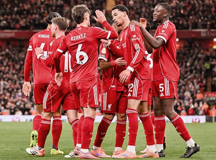 1766194072_Du-doan-ty-so-Ngoai-hang-Anh-Liverpool-gieo-sau-Tottenham-45-1766160397-63-width740height549.jpg