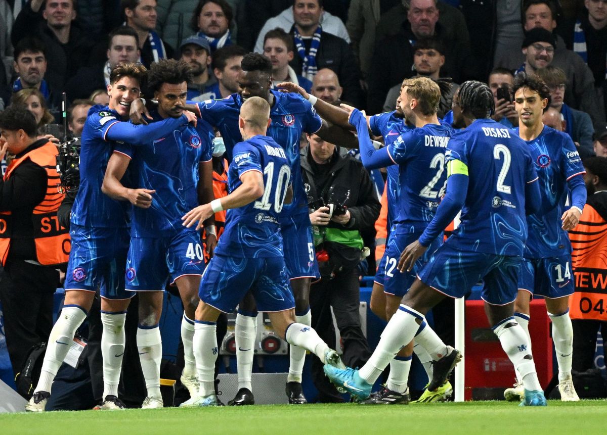 1770169113_Chelsea-celebrate-a-goal-1200x861.jpg