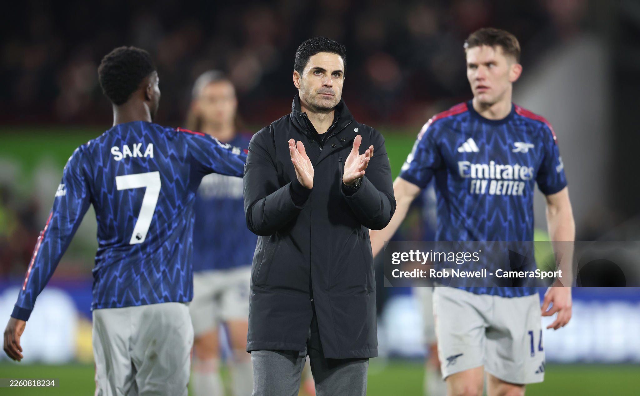 1773122479_Tin-moi-nhat-bong-da-chieu-14-2-Arsenal-khong-the-gianh-cu-an-bon-arsenal-hoa-nhu-thua-run-ray-dua-vo-dich-ac-mong-h-1771048722-701-width2048height1269.jpg