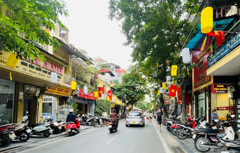 Mật độ dân cư đông,  nhiều ngõ nhỏ ở Hoàn Kiếm