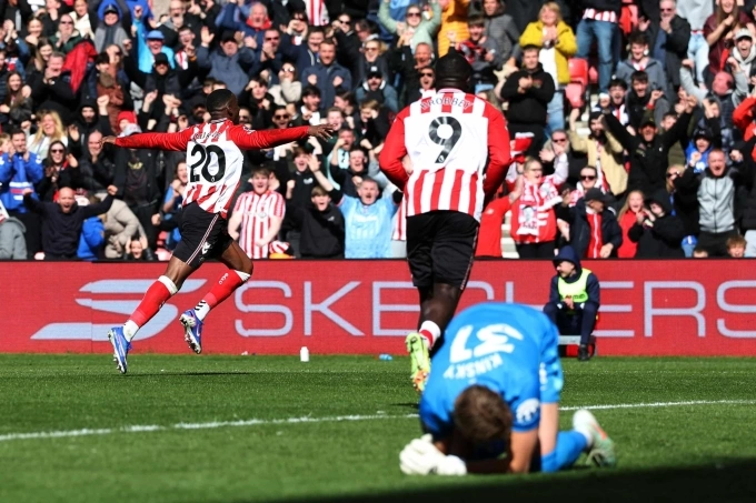 1776050786_sunderland-tottenham-177600502-7172-6470-1776005038.webp