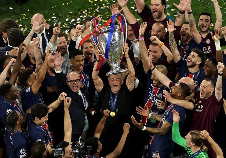 1776383762_MU-nhan-gao-nuoc-lanh-vu-Luis-Enrique-PSG-troi-chan-HLV-nguoi-Tay-Ban-Nha-mu-carrick-enrique-3-copy-1776328705-35-width740height519.jpg