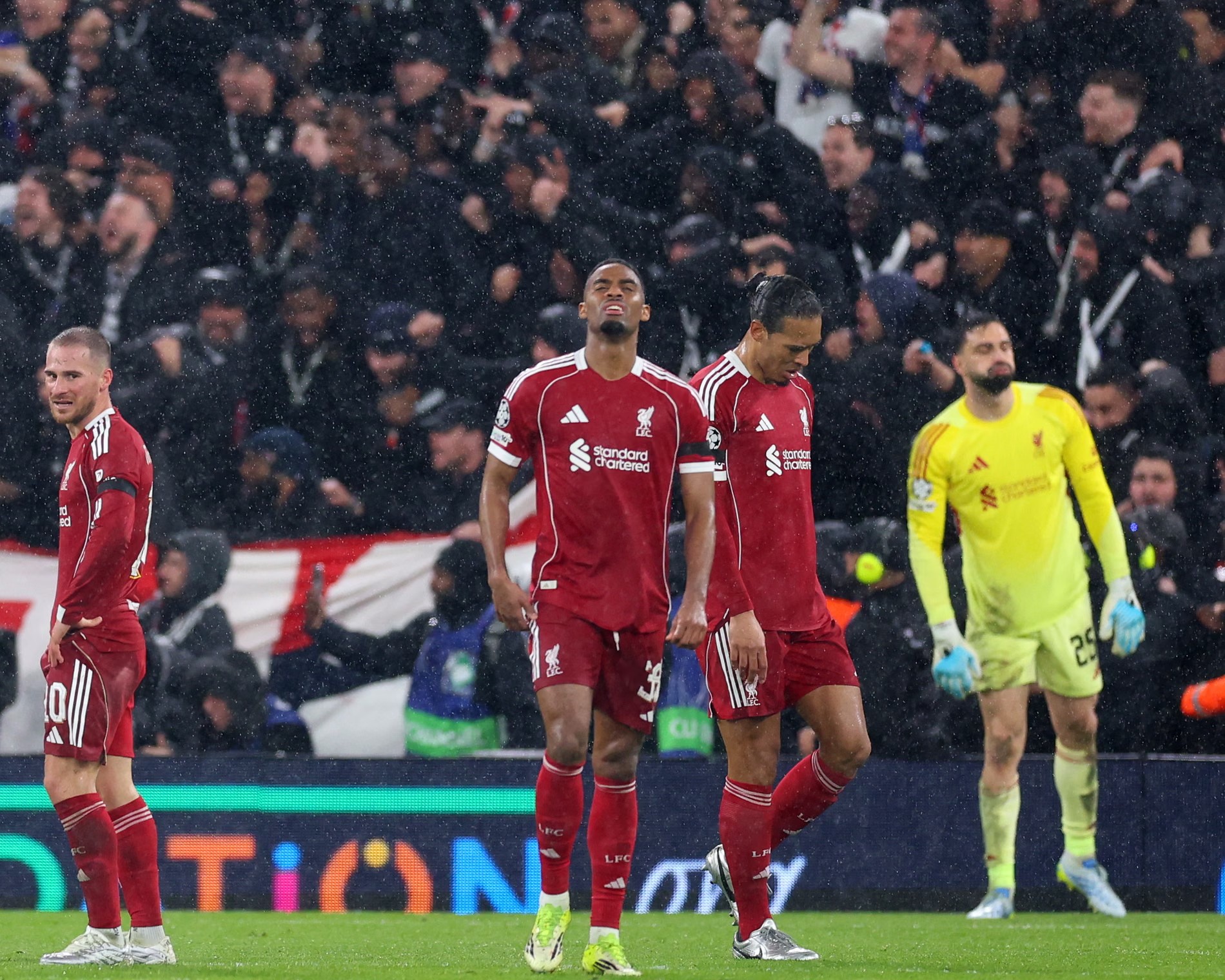 1776404681_Liverpool-dai-thanh-loc-9-sao-tren-duong-roi-Anfield-HLV-Slot-chung-so-phan-salah-slot-liverpool-5-1776329964-319-width1900height1520.jpg
