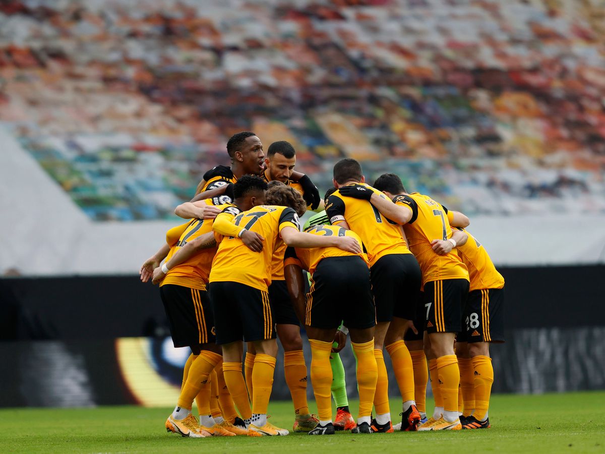1776736109_wolves.jpg