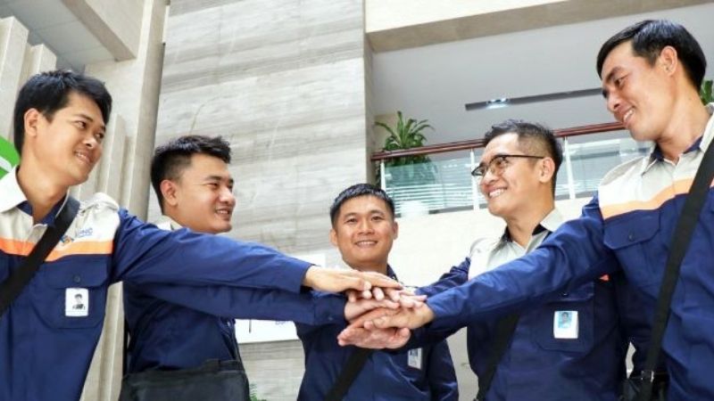 Đội ngũ kỹ thuật FPT hỗ trợ lắp đặt tận nơi cho quý khách
