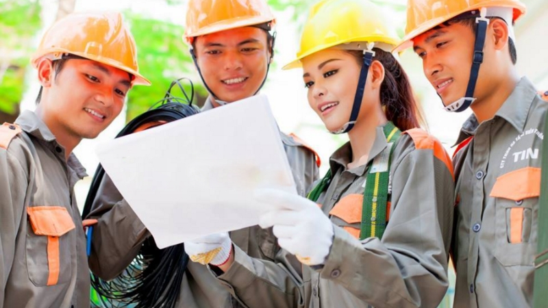 Đội ngũ kỹ thuật viên FPT chuyên nghiệp, lắp đặt nhanh chóng tại xã La Gi